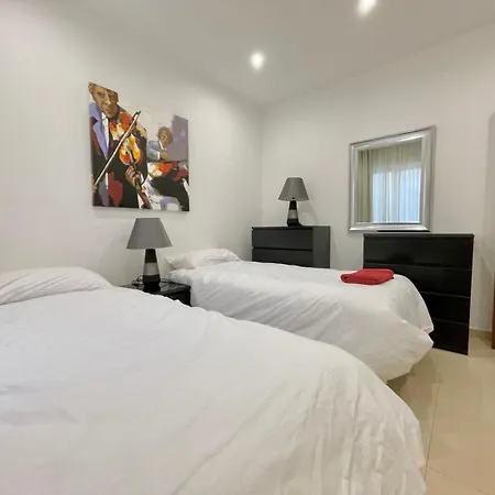 Swieqi Family 3br Spacious And Bright I Cot & Highchair *