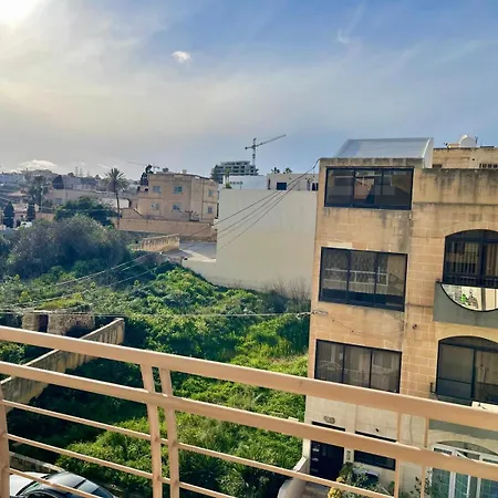 Swieqi Family 3br Spacious And Bright I Cot & Highchair דירה Is-Swieqi