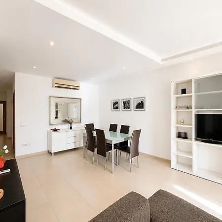 Swieqi Family 3br Spacious And Bright I Cot & Highchair